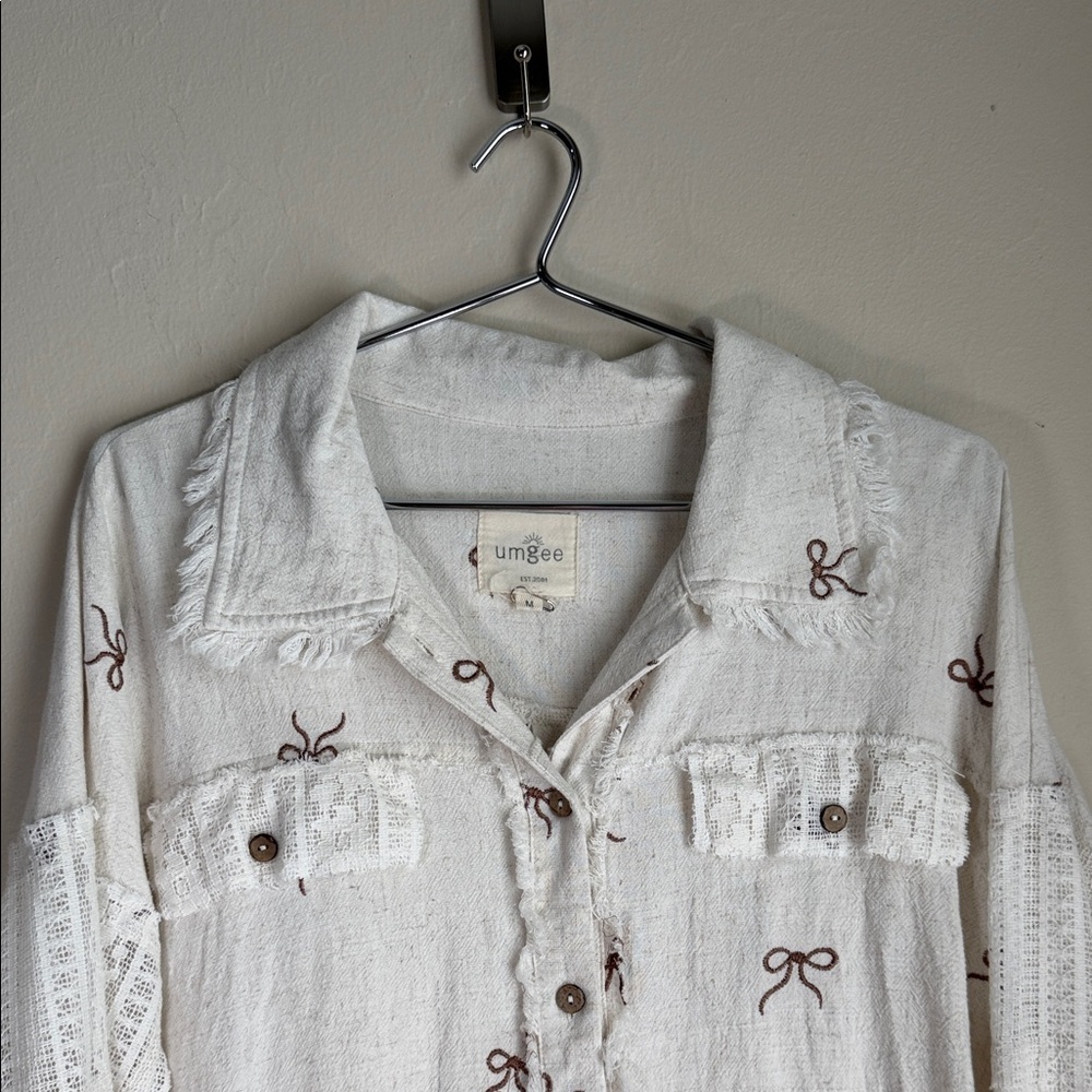 Umgee White Button-Down Shirt with Bow Embroidery - Picture 2 of 12